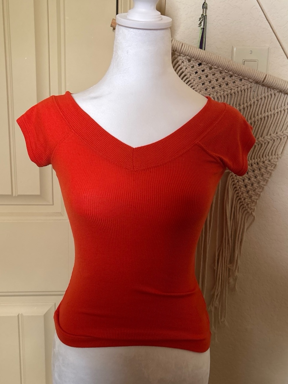 Urban Outfitters Short Sleeve Ribbed V-Neck Top - Red